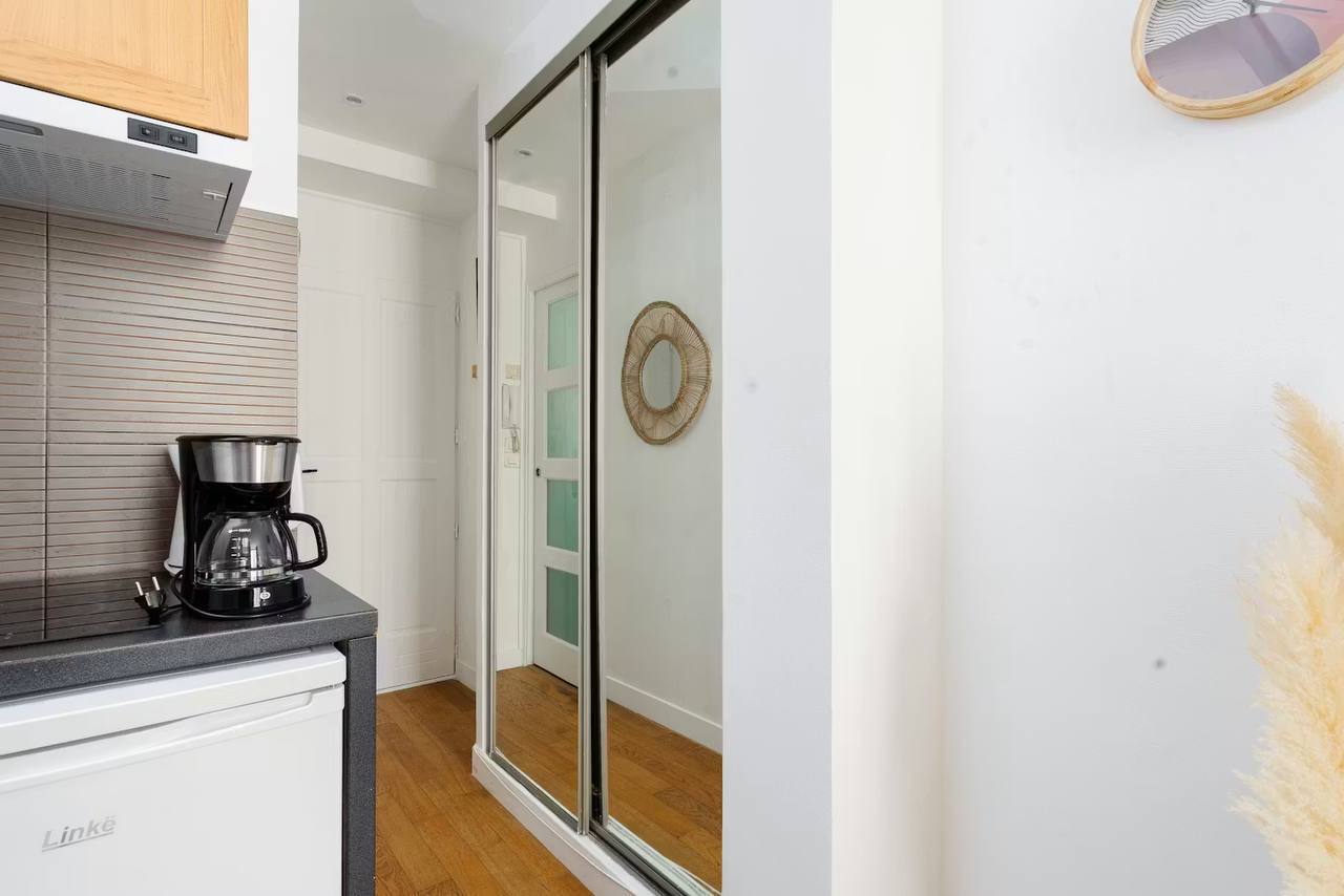 Studio meublé rénové – Paris 9ᵉ Opéra / Saint-Lazare - Image 5